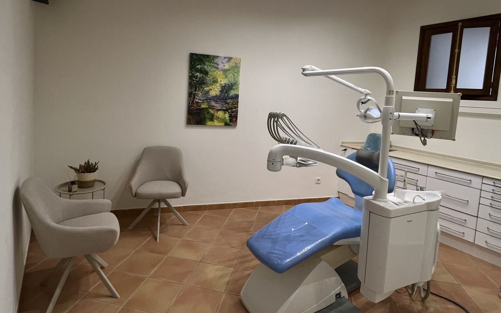 Gabinete listo para atender urgencias dentales